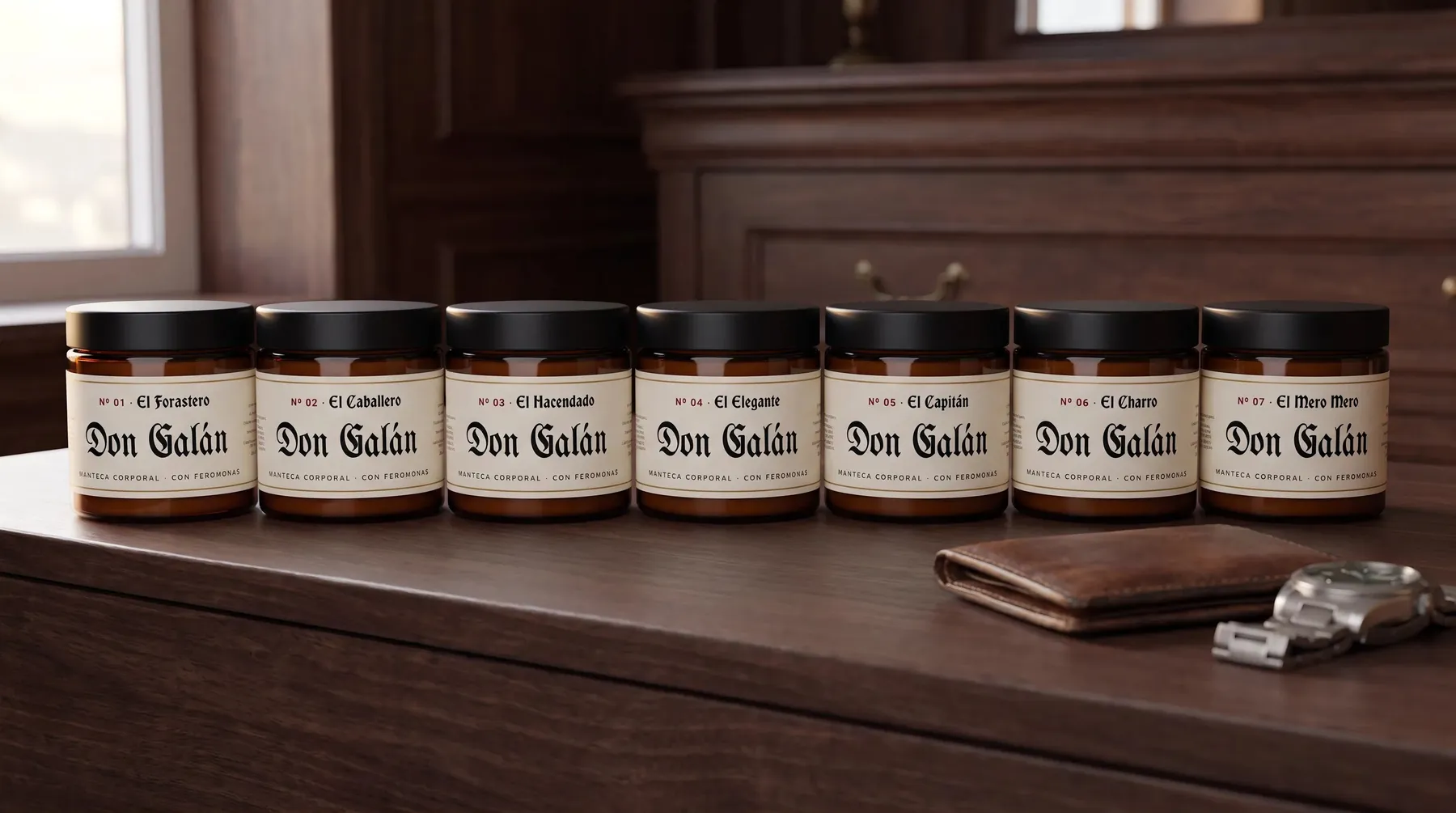 Los 7 potes de Don Galán sobre una cómoda de madera
